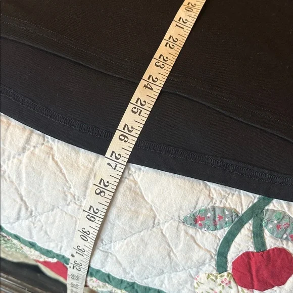 Elegant Black Top with Embellished Collar size small nwot - Picture 6 of 9